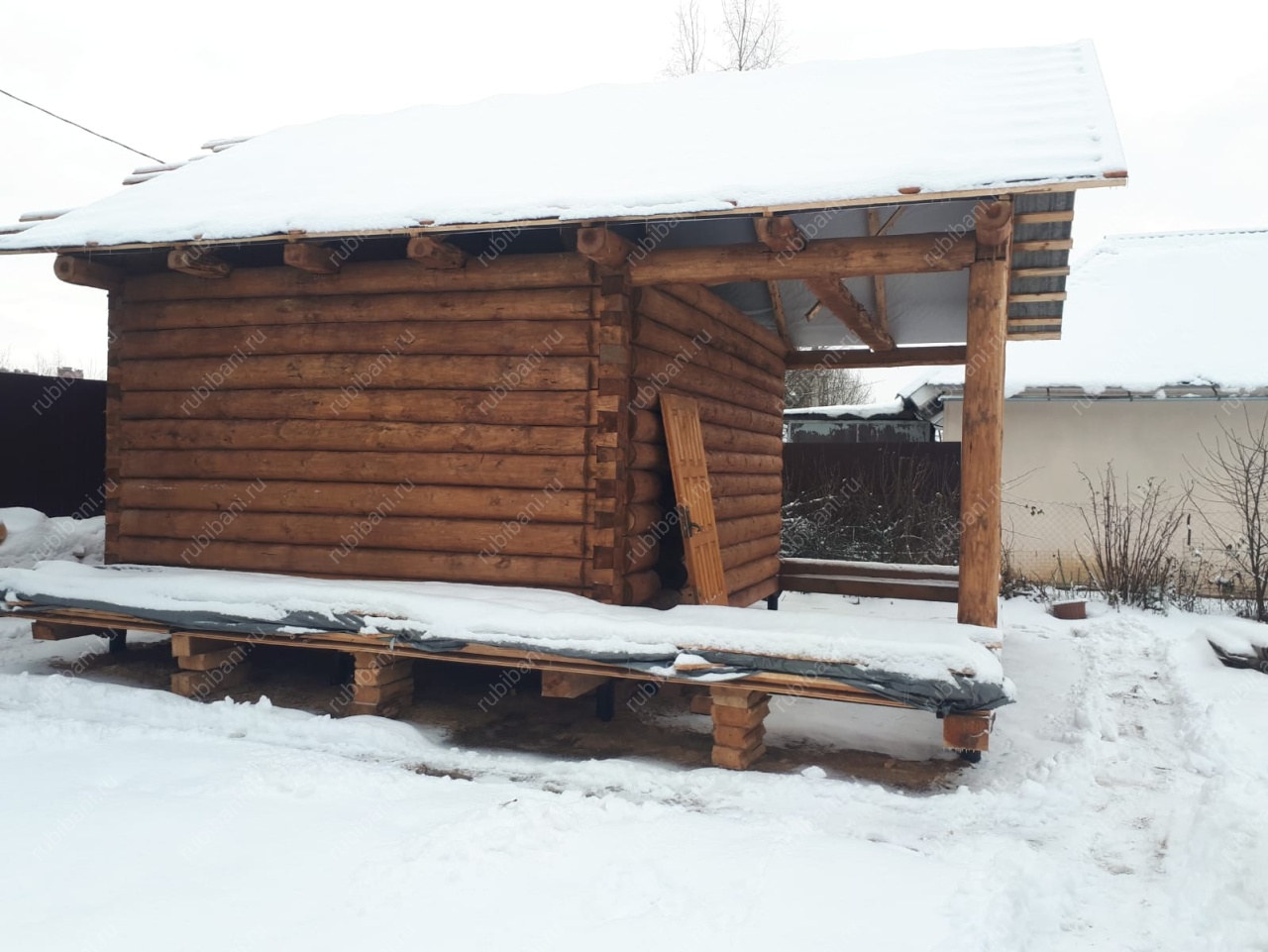 Баня 5 на 4, сруб в лапу с верандой — фото 3 Баня 5 на 4, сруб в лапу с верандой — фото 3